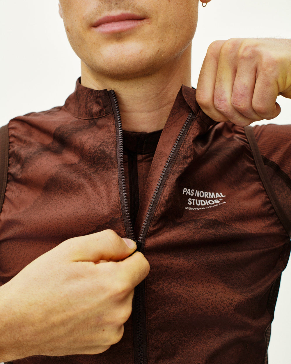 Mechanism Stow Away Gilet