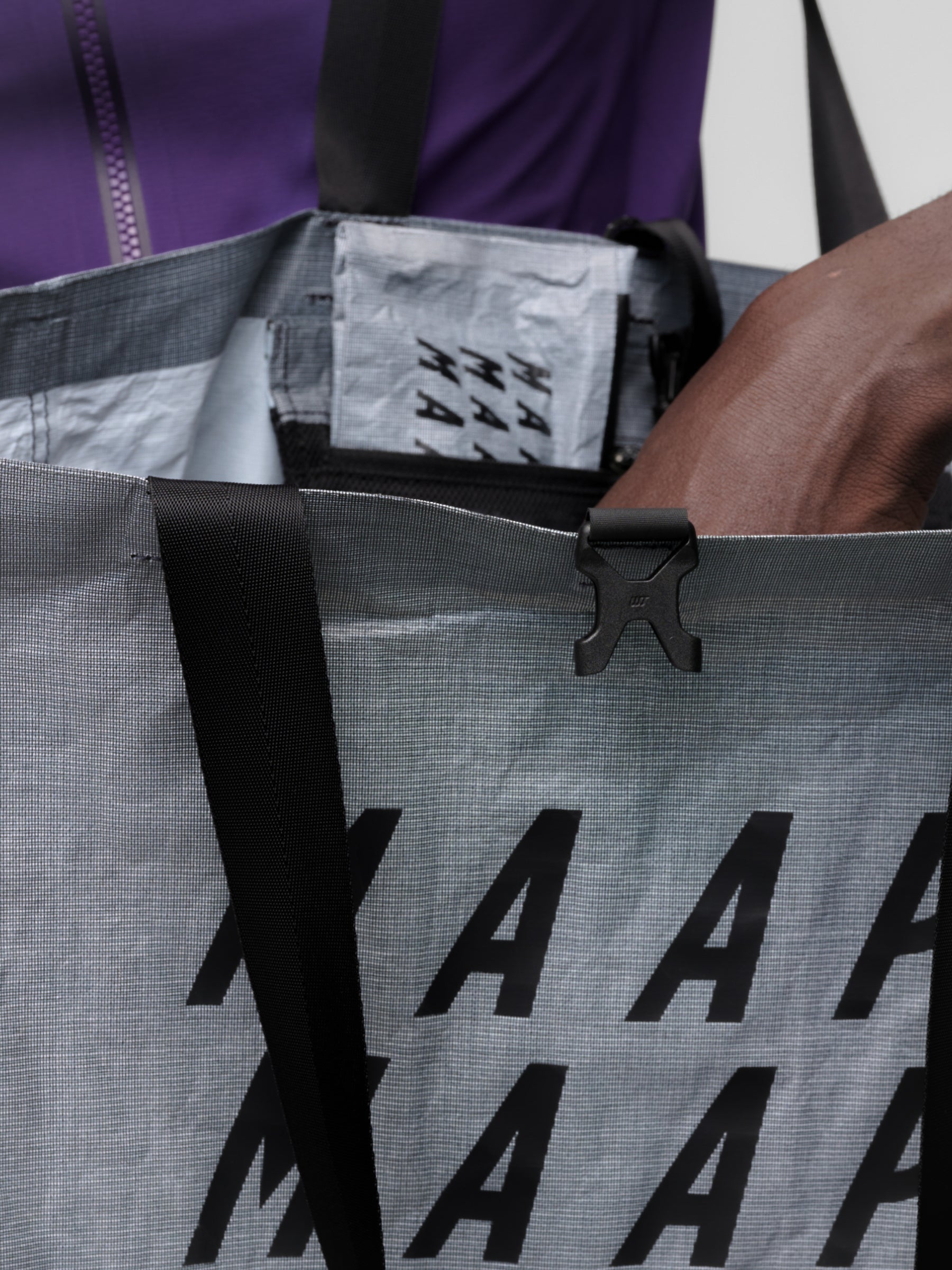 TECH Tote